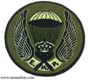 Escudo bordado Escuela Militar de Paracaidismo (EMP) verde